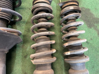 减震器 SUBARU LANCASTER OEM 20310AE340 20310AE350 20330AE100 20365AE130 BH9 2001 EJ254 AT