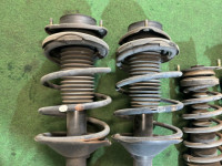减震器 SUBARU LANCASTER OEM 20310AE340 20310AE350 20330AE100 20365AE130 BH9 2001 EJ254 AT