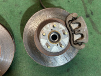 Ступицы передние SUBARU LANCASTER OEM 28313AE020 28313AE030 28052AA000 26310AC041 BH9 2001 EJ254 AT