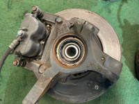 Ступицы передние SUBARU LANCASTER OEM 28313AE020 28313AE030 28052AA000 26310AC041 BH9 2001 EJ254 AT
