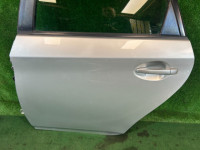 左リアドア цвет 1F7 TOYOTA PRIUS OEM 67004-47080 ZVW30 2012 1F7 SILVER