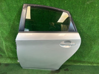 左リアドア цвет 1F7 TOYOTA PRIUS OEM 67004-47080 ZVW30 2012 1F7 SILVER