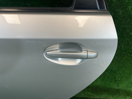 左リアドア цвет 1F7 TOYOTA PRIUS OEM 67004-47080 ZVW30 2012 1F7 SILVER