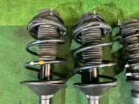 减震器 SUBARU LANCASTER OEM 20310AE340 20310AE350 20330AE100 20365AE130 BH9 2001 EJ254 AT