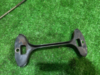 Крепление аккумулятора SUBARU LEGACY OEM 82182AA040 82161AA040 82122AA011 BH5 2002