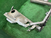 ラジエーターコアサポート SUBARU OUTBACK OEM 53060AG0009P 53020AG0019P 53020AG0109P 53040AG0019P BPE 2004