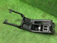 Подстаканник дефект 92132AE000ML 66150AE020ML SUBARU LEGACY