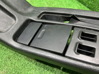 Cup holder дефект SUBARU LEGACY OEM 92132AE000ML 66150AE020ML BE5 2000 WHITE 51E