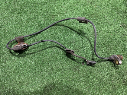 Датчик ABS передний правый BEE