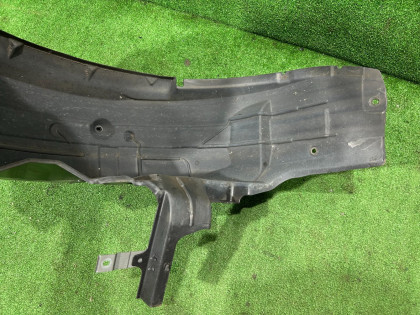 Подкрылок задний левый
