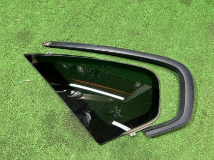 Стекло форточка левая BL9 BL5 BLE