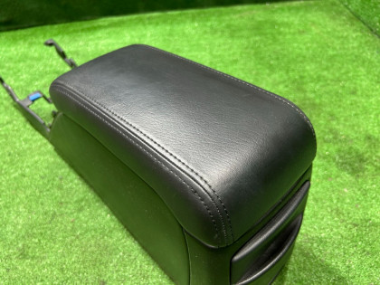 Бардачок подлокотник