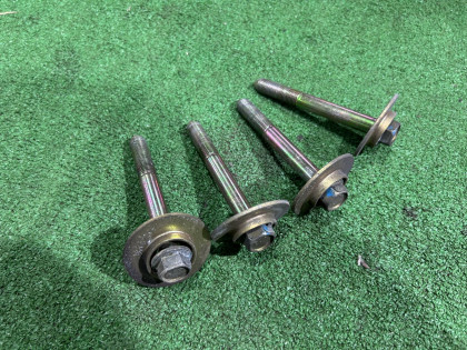 Болты задней балки