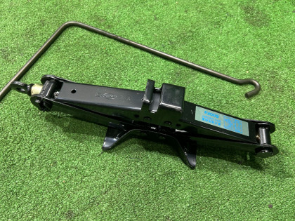 Домкрат SUBARU LEGACY OEM 97030FA070 BE5 2002