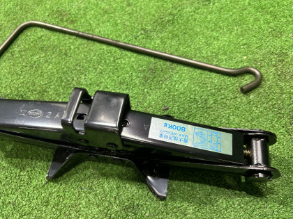Домкрат SUBARU LEGACY OEM 97030FA070 BE5 2002
