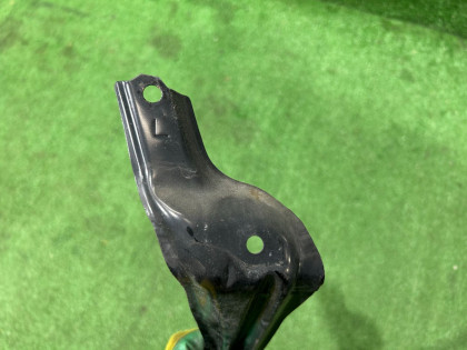 Крепление переднего бампера левое