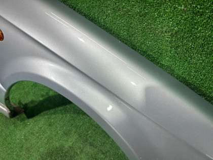 Крыло переднее правое