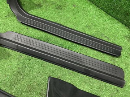 Накладки на пороги