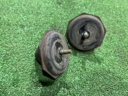 Отбойники рычагов задние SUBARU LEGACY OEM 20501AE000 BE5 2002 EJ206 AT