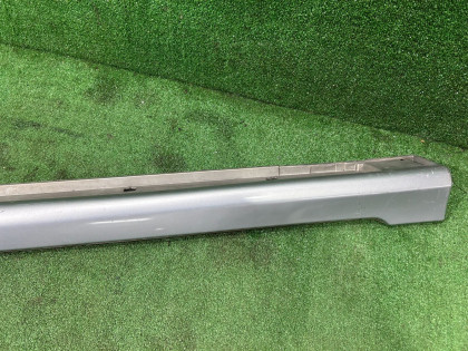 Порог левый