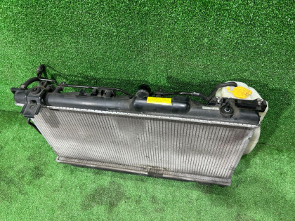 Радиатор двигателя SUBARU LEGACY OEM 45111AE022 BE5 2002 EJ206 AT