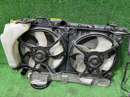 Радиатор двигателя SUBARU LEGACY OEM 45111AE022 BE5 2002 EJ206 AT