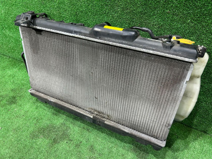 Радиатор двигателя SUBARU LEGACY OEM 45111AE022 BE5 2002 EJ206 AT
