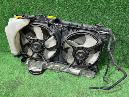 Радиатор двигателя SUBARU LEGACY OEM 45111AE022 BE5 2002 EJ206 AT