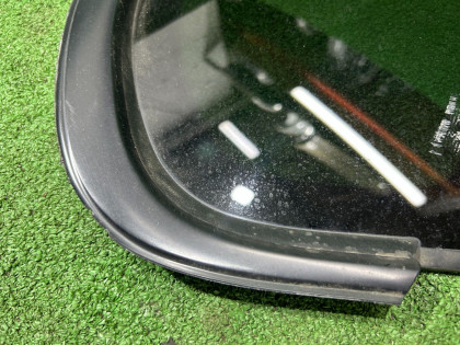 Стекло форточка правая