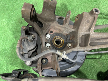 Ступицы задние SUBARU LEGACY OEM 28462AE011 28474AE000 20252AE001 26700AE030 BE5 2002 EJ206 AT