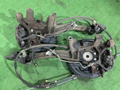 Ступицы задние SUBARU LEGACY OEM 28462AE011 28474AE000 20252AE001 26700AE030 BE5 2002 EJ206 AT