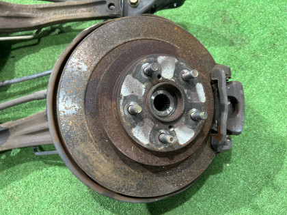 Ступицы задние SUBARU LEGACY OEM 28462AE011 28474AE000 20252AE001 26700AE030 BE5 2002 EJ206 AT