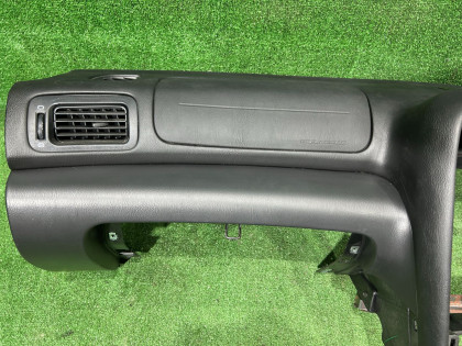 Торпедо черная SUBARU LEGACY OEM 66045AE000ML BE5 2002 SILVER 01G