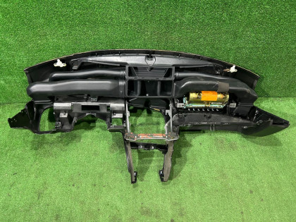 Торпедо черная SUBARU LEGACY OEM 66045AE000ML BE5 2002 SILVER 01G