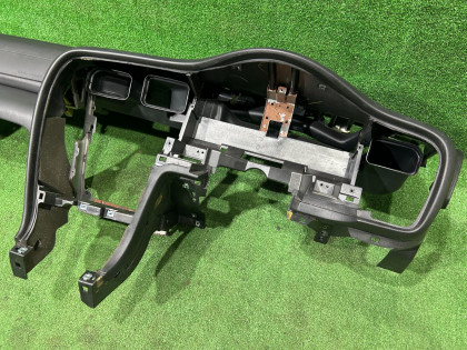 Торпедо черная SUBARU LEGACY OEM 66045AE000ML BE5 2002 SILVER 01G