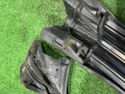 Уплотнитель дверей правый