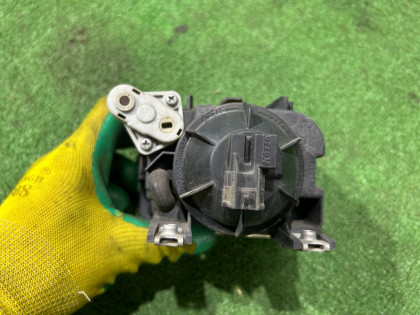 Фара противотуманная правая