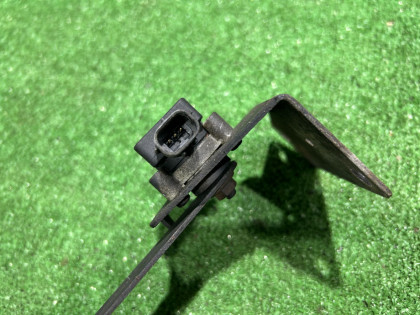 Датчик корректора фар задний