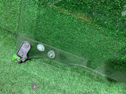 Стекло передней правой двери SUBARU FORESTER OEM 61011SA020 SG5 2006