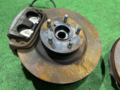 ดุมล้อหน้าซ้าย 26300SA001 SUBARU LEGACY