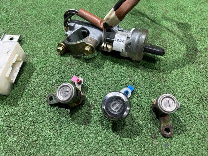 Lock set Замок зажигания SUBARU LEGACY OEM 57491AE632 BE5 2002 BLUE 14L,11K