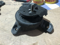 Подушка двс левая SUBARU LANCASTER OEM 41022AE110 BH9 2000 EZ30