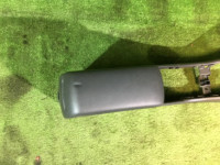 Porta-luvas e apoio de braço SUBARU LEGACY OEM 92060AC000MU BG9 1995 Black 47A