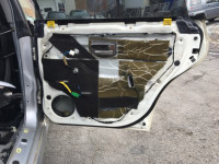 Porta traseira direita SUBARU LANCASTER OEM 60400AE420 BHE 2002 white pearl 07C