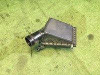 Корпус воздушного фильтра SUBARU LANCASTER OEM 46052AE001 46051AE000 BHE 2002 EZ30