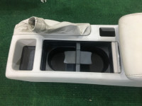 Porta-luvas e apoio de braço SUBARU OUTBACK OEM 92111AG060WA 92111AG260WA BP9 2005 gold 39J