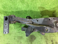 Crossmember задняя SUBARU LANCASTER OEM 20152AE000 20152AE001 BH9 1998 EJ254