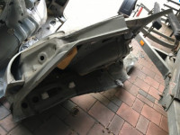 Guarda-lamas traseiro esquerdo SUBARU LANCASTER OEM 51410AE170 BH9 1998 Beige 8L5