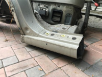 Guarda-lamas traseiro direito SUBARU LANCASTER OEM 51410AE160 BH9 1998 Beige 8L5