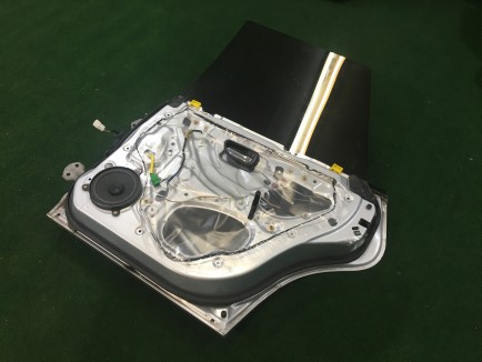 右后门 SUBARU LANCASTER OEM 60400AE420 BH9 2001 Silver 1U2